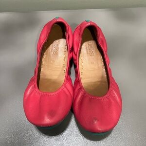 Tieks Italian Leather Vibrant Pink Leather Flats size 6